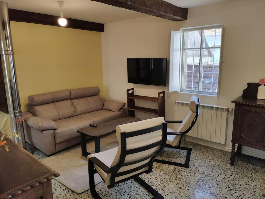 Casa Carmina: Casa Para Pequenos Grupos En El Corazon De Galicia O Irixo Exteriör bild