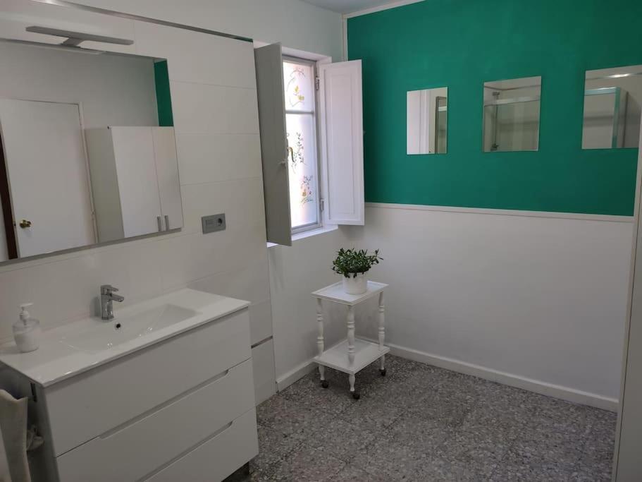 Casa Carmina: Casa Para Pequenos Grupos En El Corazon De Galicia O Irixo Exteriör bild
